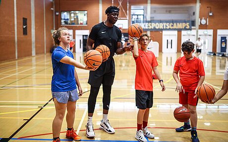Englisch & Basketball Bradfield College, England Englisch & Basketball Bradfield College, England