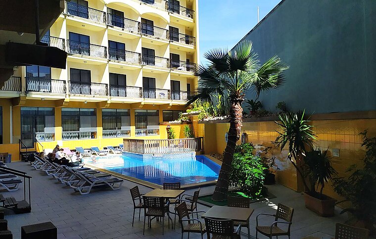 Schulresidenz Englisch + Aktivitäten inkl. Transfer St. Julian´s, Malta