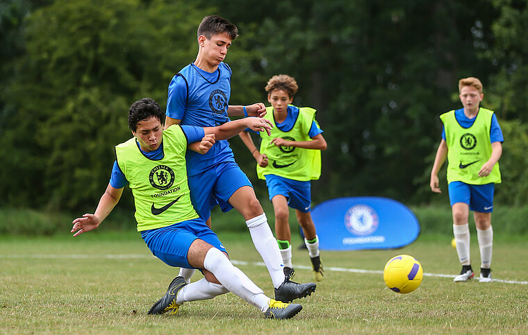 Charterhouse School und Bradford College