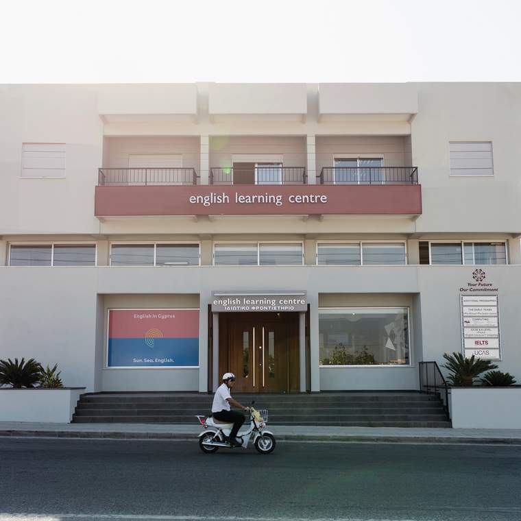 Escuela de idiomas para familias en Limassol, Chipre