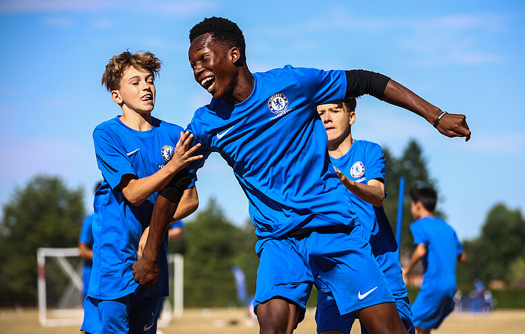 Charterhouse School und Bradford College