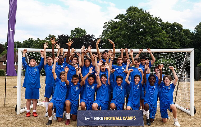 Charterhouse School und Bradford College